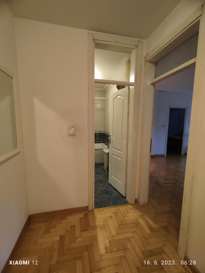 Apartamento Srecko No3 Belgrado Exterior foto