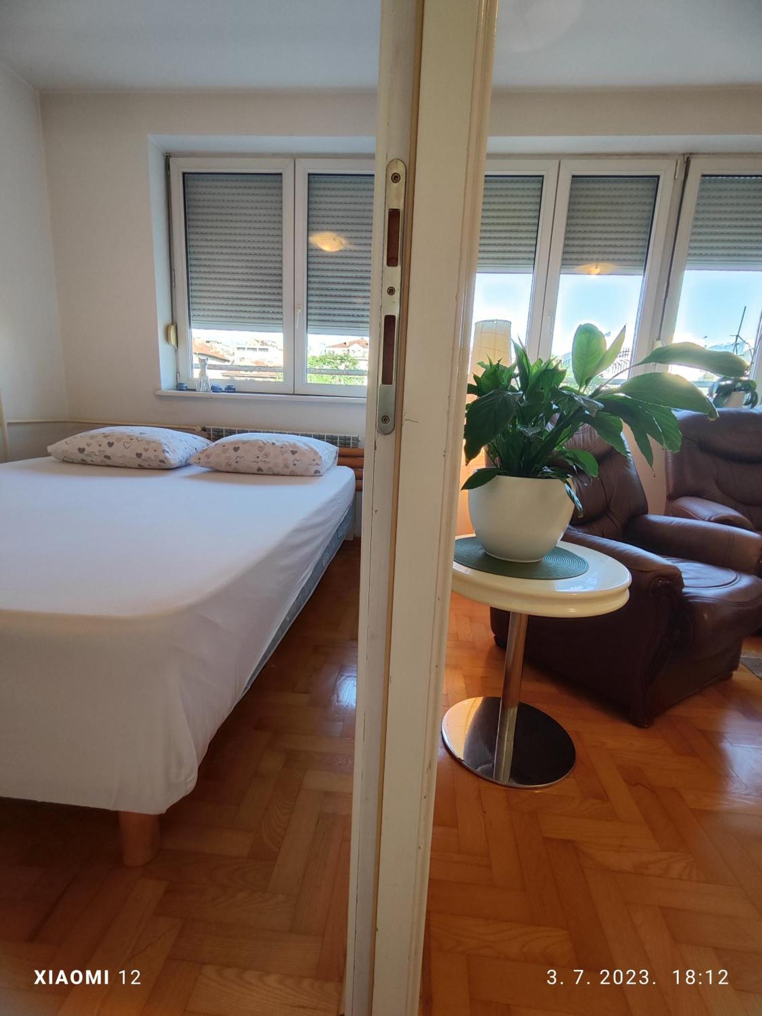 Apartamento Srecko No3 Belgrado Exterior foto